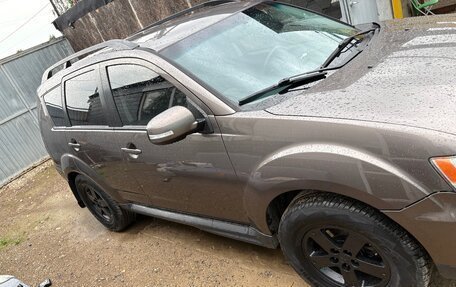 Mitsubishi Outlander III рестайлинг 3, 2012 год, 950 000 рублей, 2 фотография