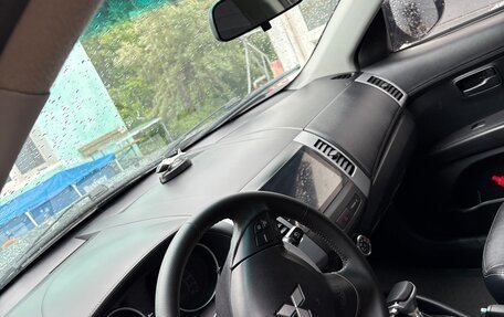 Mitsubishi Outlander III рестайлинг 3, 2012 год, 950 000 рублей, 9 фотография