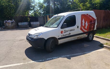 Peugeot Partner II рестайлинг 2, 2010 год, 300 000 рублей, 2 фотография