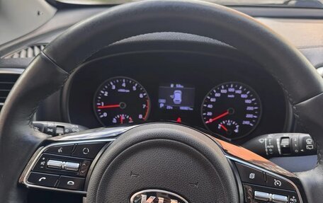 KIA Sportage IV рестайлинг, 2018 год, 2 075 000 рублей, 3 фотография