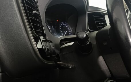 Mitsubishi Outlander III рестайлинг 3, 2018 год, 1 790 000 рублей, 9 фотография