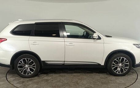 Mitsubishi Outlander III рестайлинг 3, 2018 год, 1 790 000 рублей, 8 фотография