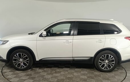 Mitsubishi Outlander III рестайлинг 3, 2018 год, 1 790 000 рублей, 4 фотография