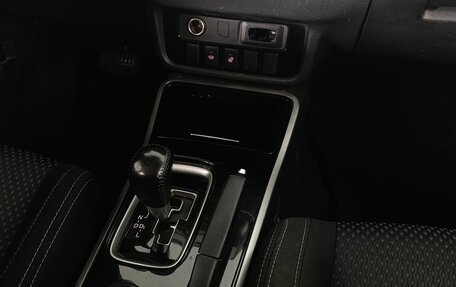 Mitsubishi Outlander III рестайлинг 3, 2018 год, 1 790 000 рублей, 14 фотография