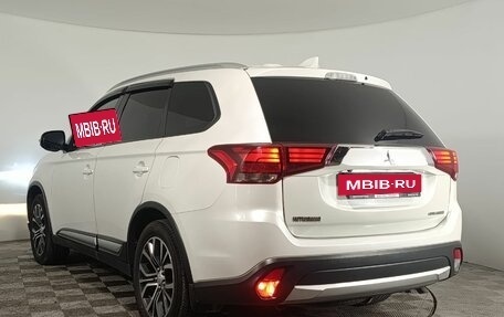 Mitsubishi Outlander III рестайлинг 3, 2018 год, 1 790 000 рублей, 5 фотография