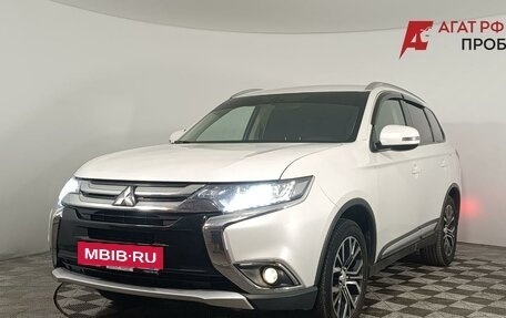 Mitsubishi Outlander III рестайлинг 3, 2018 год, 1 790 000 рублей, 3 фотография