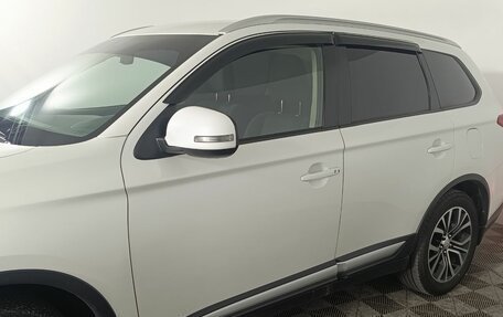 Mitsubishi Outlander III рестайлинг 3, 2018 год, 1 790 000 рублей, 19 фотография