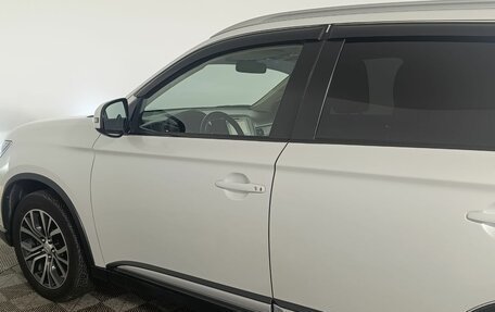 Mitsubishi Outlander III рестайлинг 3, 2018 год, 1 790 000 рублей, 18 фотография