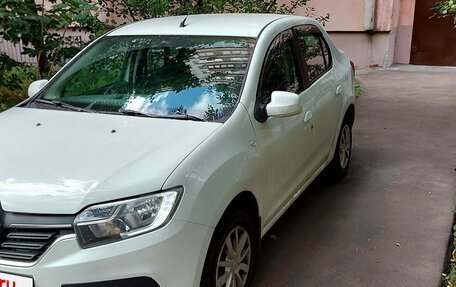 Renault Logan II, 2018 год, 600 000 рублей, 2 фотография