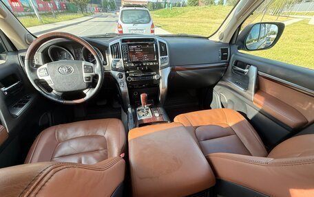 Toyota Land Cruiser 200, 2014 год, 2 950 000 рублей, 14 фотография