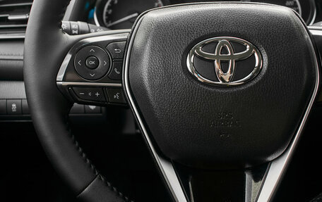 Toyota Camry, 2021 год, 2 600 000 рублей, 13 фотография