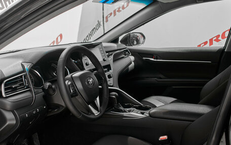 Toyota Camry, 2021 год, 2 600 000 рублей, 10 фотография