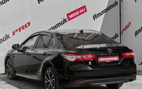 Toyota Camry, 2021 год, 2 600 000 рублей, 4 фотография