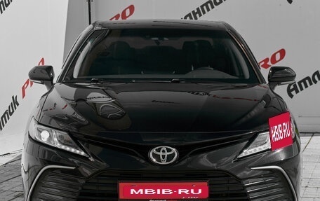 Toyota Camry, 2021 год, 2 600 000 рублей, 2 фотография