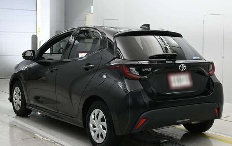 Toyota Yaris, 2022 год, 895 010 рублей, 6 фотография