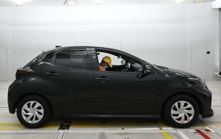 Toyota Yaris, 2022 год, 895 010 рублей, 8 фотография