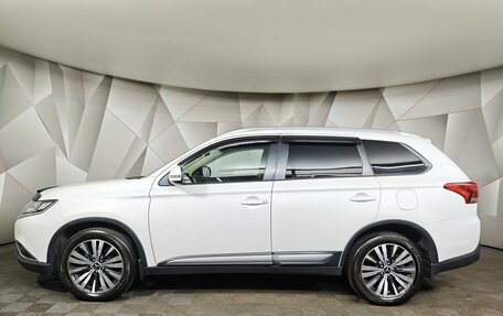 Mitsubishi Outlander III рестайлинг 3, 2019 год, 1 883 000 рублей, 5 фотография