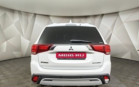 Mitsubishi Outlander III рестайлинг 3, 2019 год, 1 883 000 рублей, 8 фотография