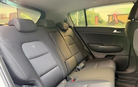 KIA Sportage IV рестайлинг, 2018 год, 2 149 000 рублей, 28 фотография