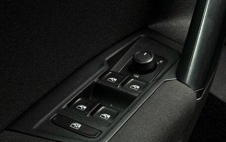 Volkswagen Tiguan II, 2021 год, 2 349 000 рублей, 24 фотография