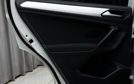 Volkswagen Tiguan II, 2021 год, 2 349 000 рублей, 26 фотография