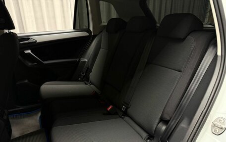 Volkswagen Tiguan II, 2021 год, 2 349 000 рублей, 27 фотография