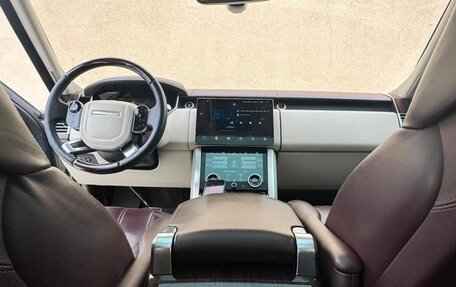 Land Rover Range Rover IV рестайлинг, 2015 год, 4 380 000 рублей, 25 фотография