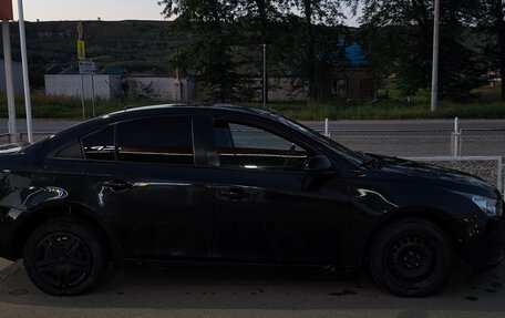Chevrolet Cruze II, 2011 год, 650 000 рублей, 2 фотография
