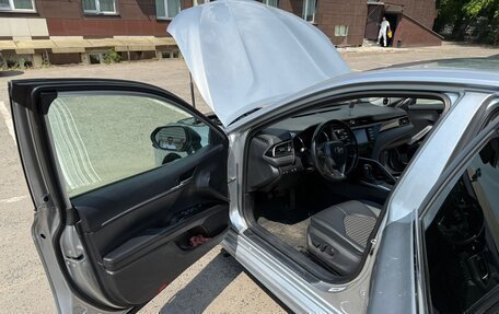 Toyota Camry, 2020 год, 2 500 000 рублей, 11 фотография