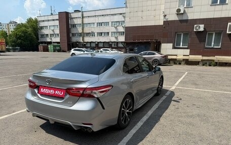 Toyota Camry, 2020 год, 2 500 000 рублей, 4 фотография