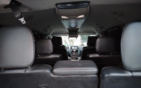 Chrysler Town & Country V рестайлинг, 2011 год, 1 500 000 рублей, 11 фотография