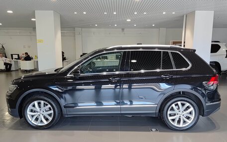 Volkswagen Tiguan II, 2018 год, 2 725 000 рублей, 10 фотография
