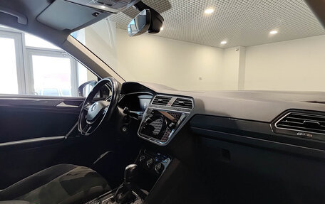 Volkswagen Tiguan II, 2018 год, 2 725 000 рублей, 13 фотография