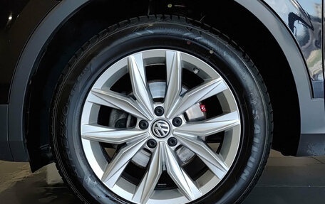 Volkswagen Tiguan II, 2018 год, 2 725 000 рублей, 22 фотография