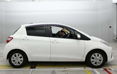Toyota Vitz, 2019 год, 721 010 рублей, 3 фотография