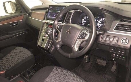 Mitsubishi Delica D:5 I, 2023 год, 2 700 000 рублей, 3 фотография