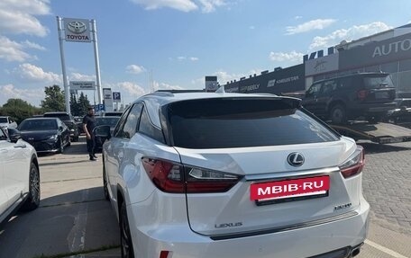 Lexus RX IV рестайлинг, 2019 год, 5 000 000 рублей, 7 фотография