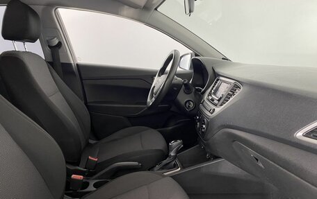 Hyundai Solaris II рестайлинг, 2018 год, 1 385 000 рублей, 5 фотография