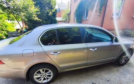 Skoda Superb III рестайлинг, 2011 год, 870 000 рублей, 14 фотография