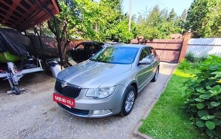 Skoda Superb III рестайлинг, 2011 год, 870 000 рублей, 13 фотография