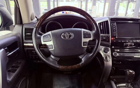 Toyota Land Cruiser 200, 2013 год, 3 199 000 рублей, 8 фотография