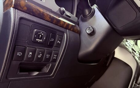 Toyota Land Cruiser 200, 2013 год, 3 199 000 рублей, 9 фотография