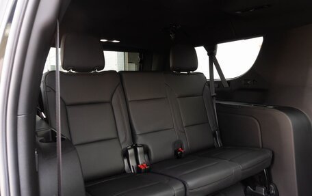 Chevrolet Suburban, 2023 год, 13 100 000 рублей, 12 фотография