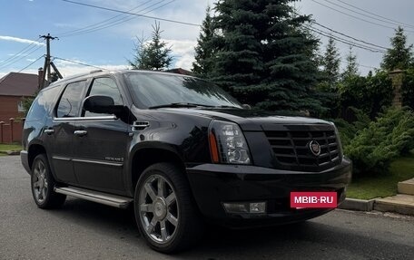 Cadillac Escalade III, 2007 год, 1 600 000 рублей, 2 фотография