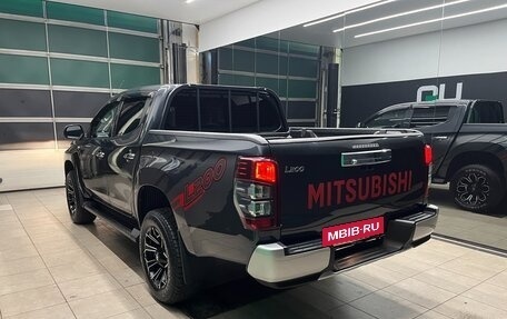 Mitsubishi L200 IV рестайлинг, 2023 год, 3 350 000 рублей, 4 фотография
