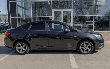 Opel Astra J, 2014 год, 780 000 рублей, 4 фотография