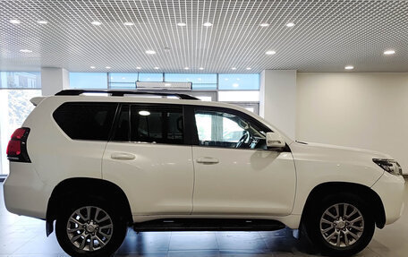 Toyota Land Cruiser Prado 150 рестайлинг 2, 2018 год, 4 600 000 рублей, 5 фотография