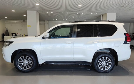 Toyota Land Cruiser Prado 150 рестайлинг 2, 2018 год, 4 600 000 рублей, 10 фотография