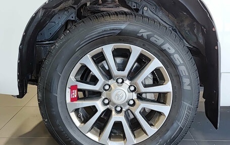 Toyota Land Cruiser Prado 150 рестайлинг 2, 2018 год, 4 600 000 рублей, 22 фотография