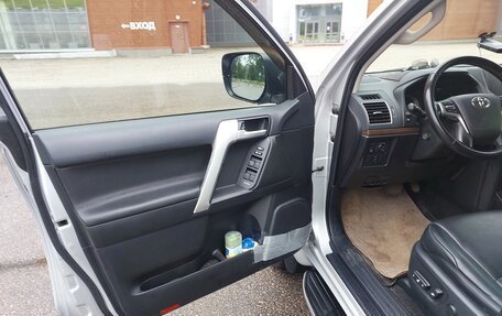 Toyota Land Cruiser Prado 150 рестайлинг 2, 2021 год, 6 900 000 рублей, 6 фотография